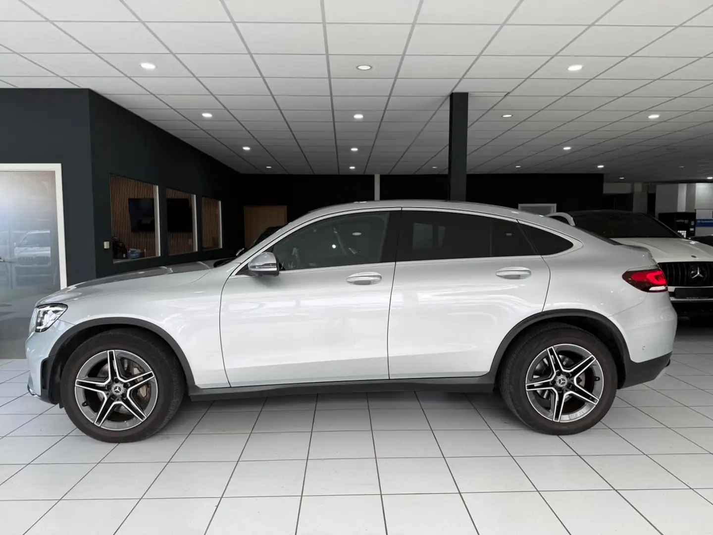 Mercedes-Benz GLC 200 d Coupe 4M*AMG*DISTRONIC*MBEAM*360*KEYLES Argento - 2