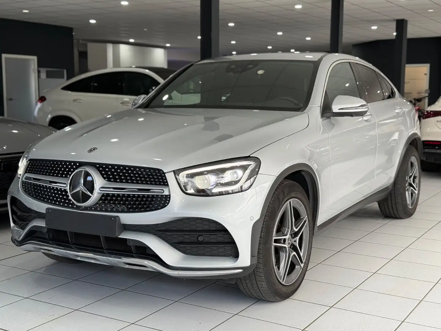 Mercedes-Benz GLC 200 d Coupe 4M*AMG*DISTRONIC*MBEAM*360*KEYLES Argento - 1