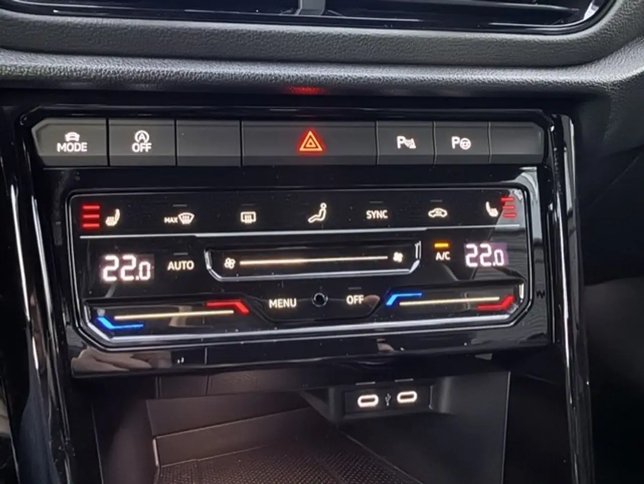 Volkswagen T-Roc Cabriolet 1.5 TSI R-Line DSG Leder Camera AdapCruise Zetel/Stuur verwarming Trekhaak IQ LIght, миниатюра 16