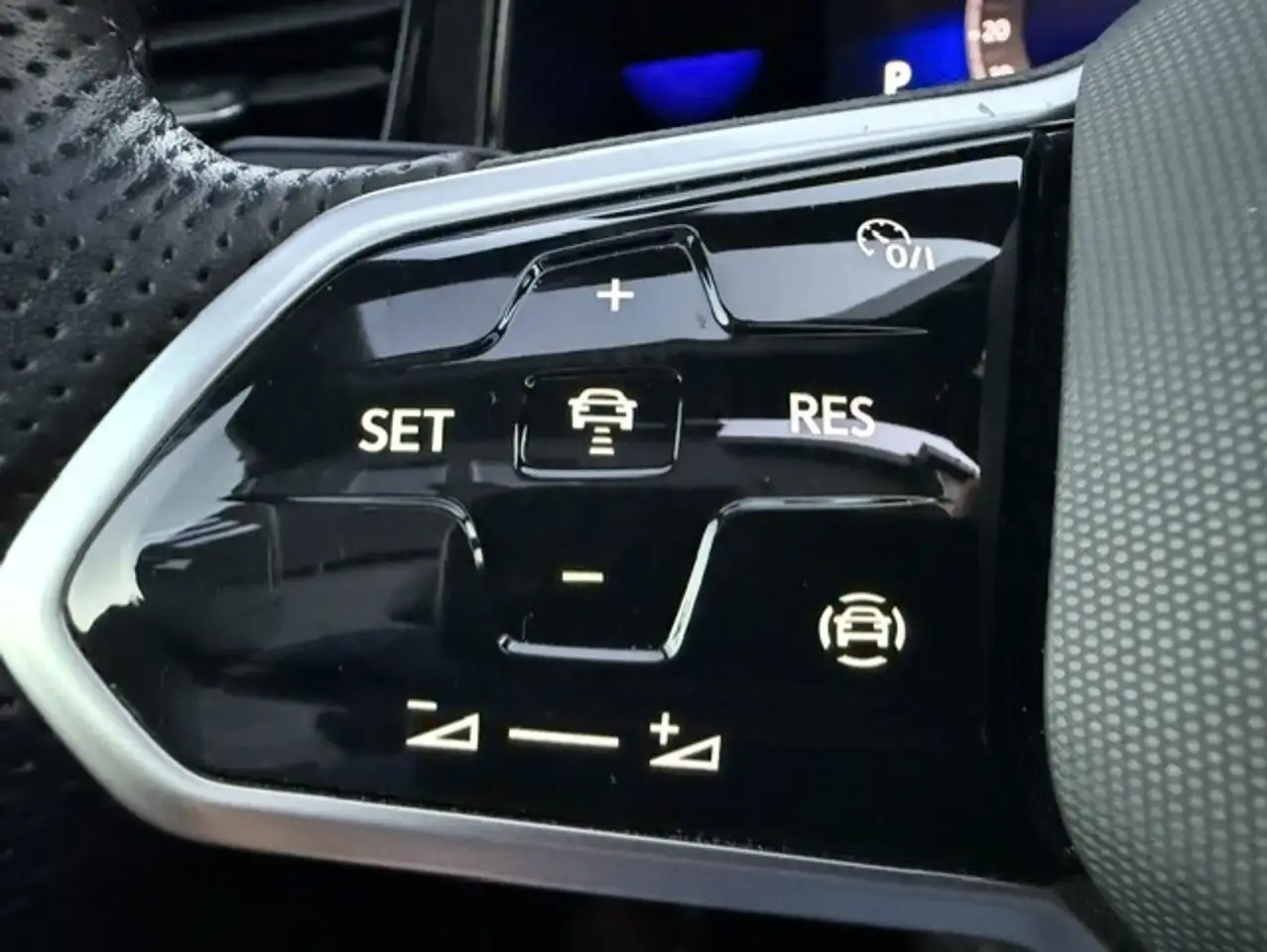 Volkswagen T-Roc Cabriolet 1.5 TSI R-Line DSG Leder Camera AdapCruise Zetel/Stuur verwarming Trekhaak IQ LIght, миниатюра 18