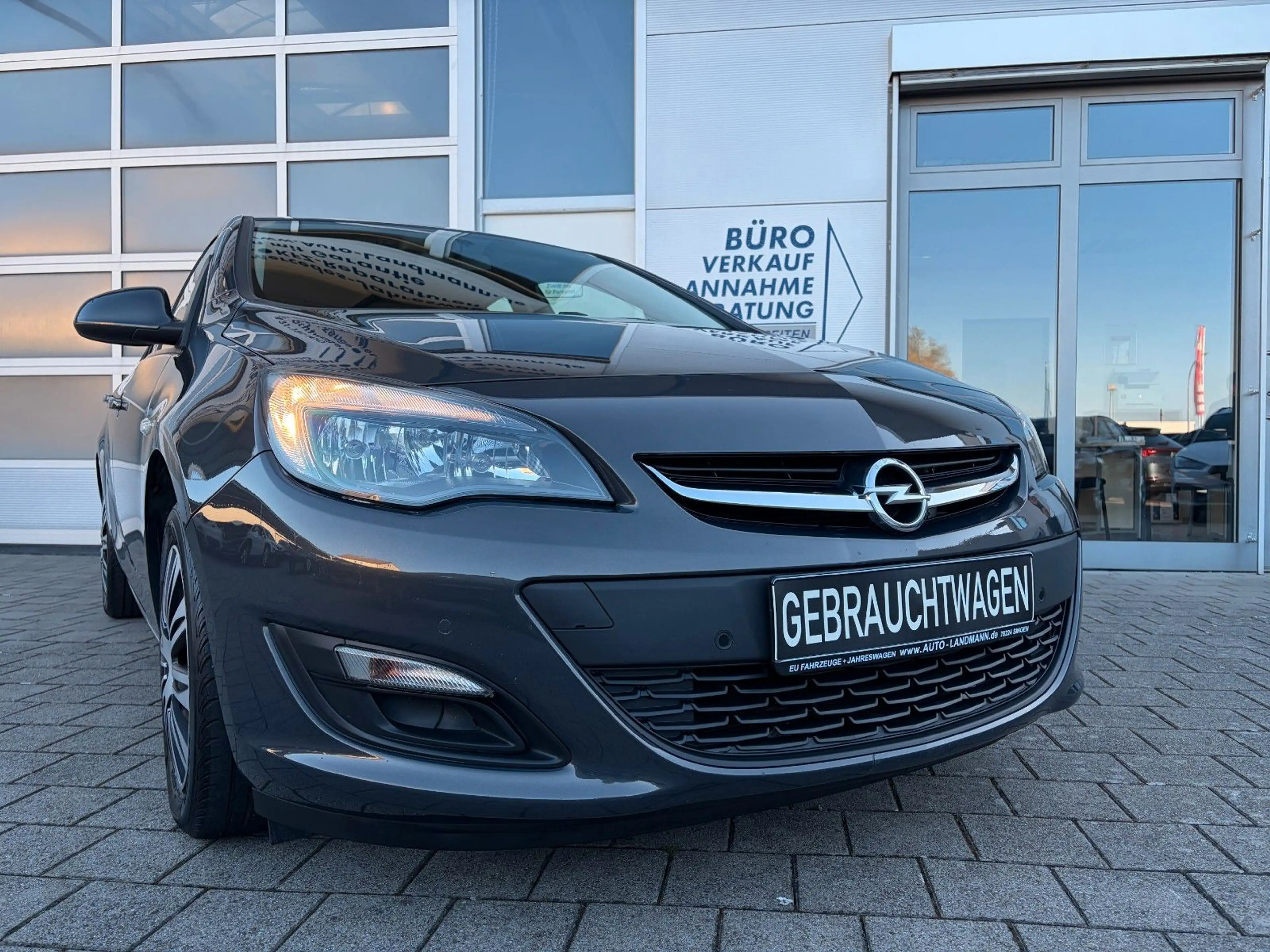 Opel Astra 1.4 T ecoFLEX 1HD SCHECKH 8FACH KLIMAA PDC