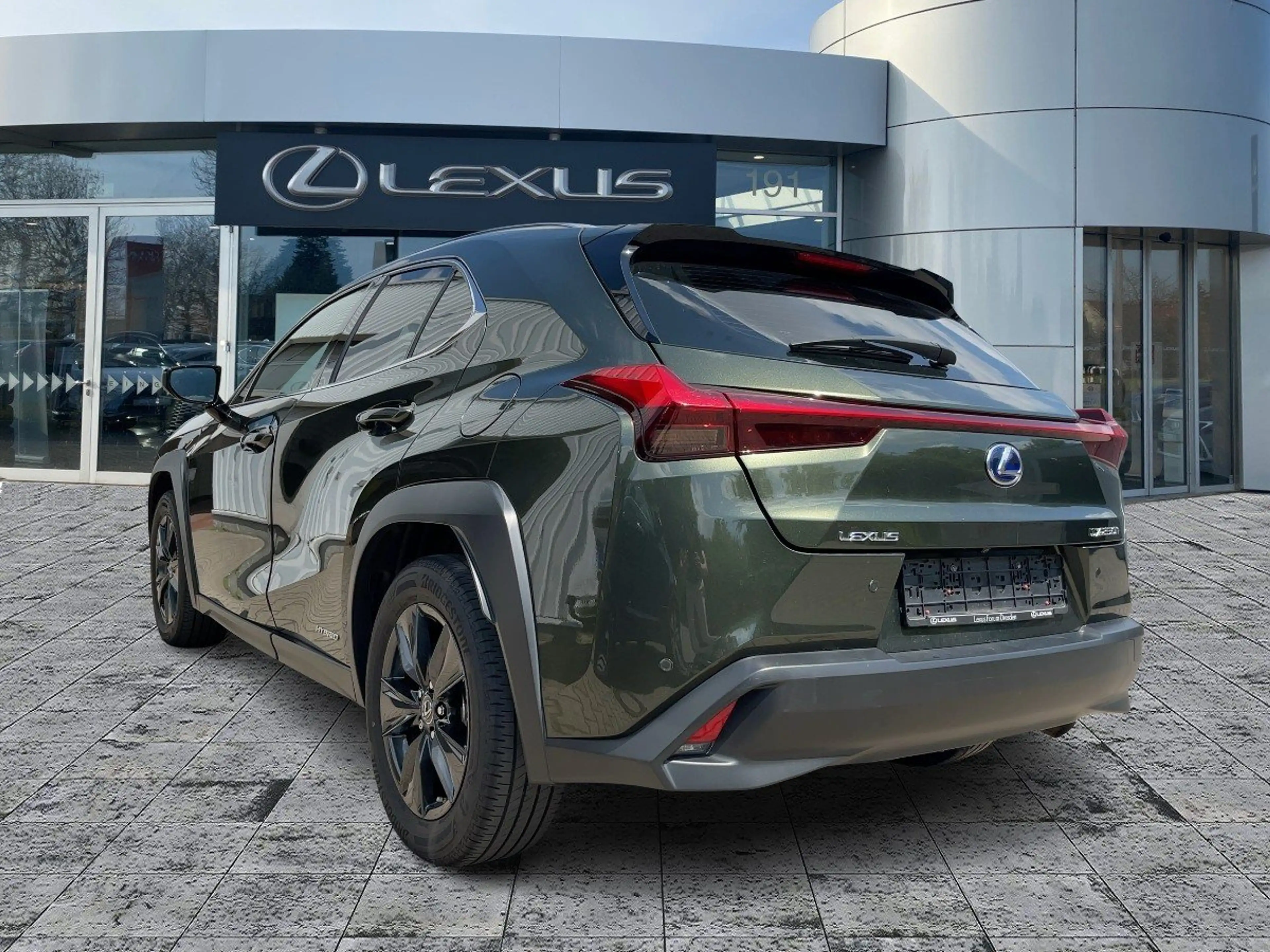 Lexus UX 250h Executive E-Four AHK*HUD*Navi*ACC*KAM*SHZ — photo 4