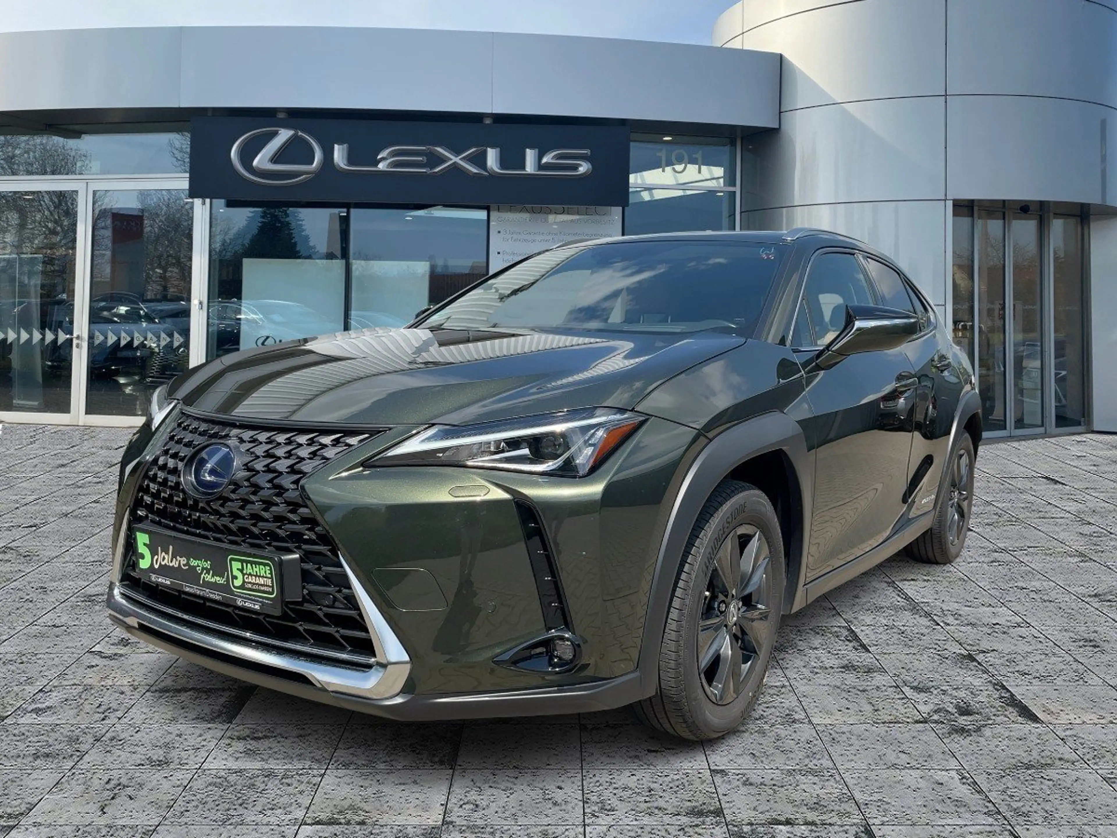 Lexus UX 250h Executive E-Four AHK*HUD*Navi*ACC*KAM*SHZ — photo 2