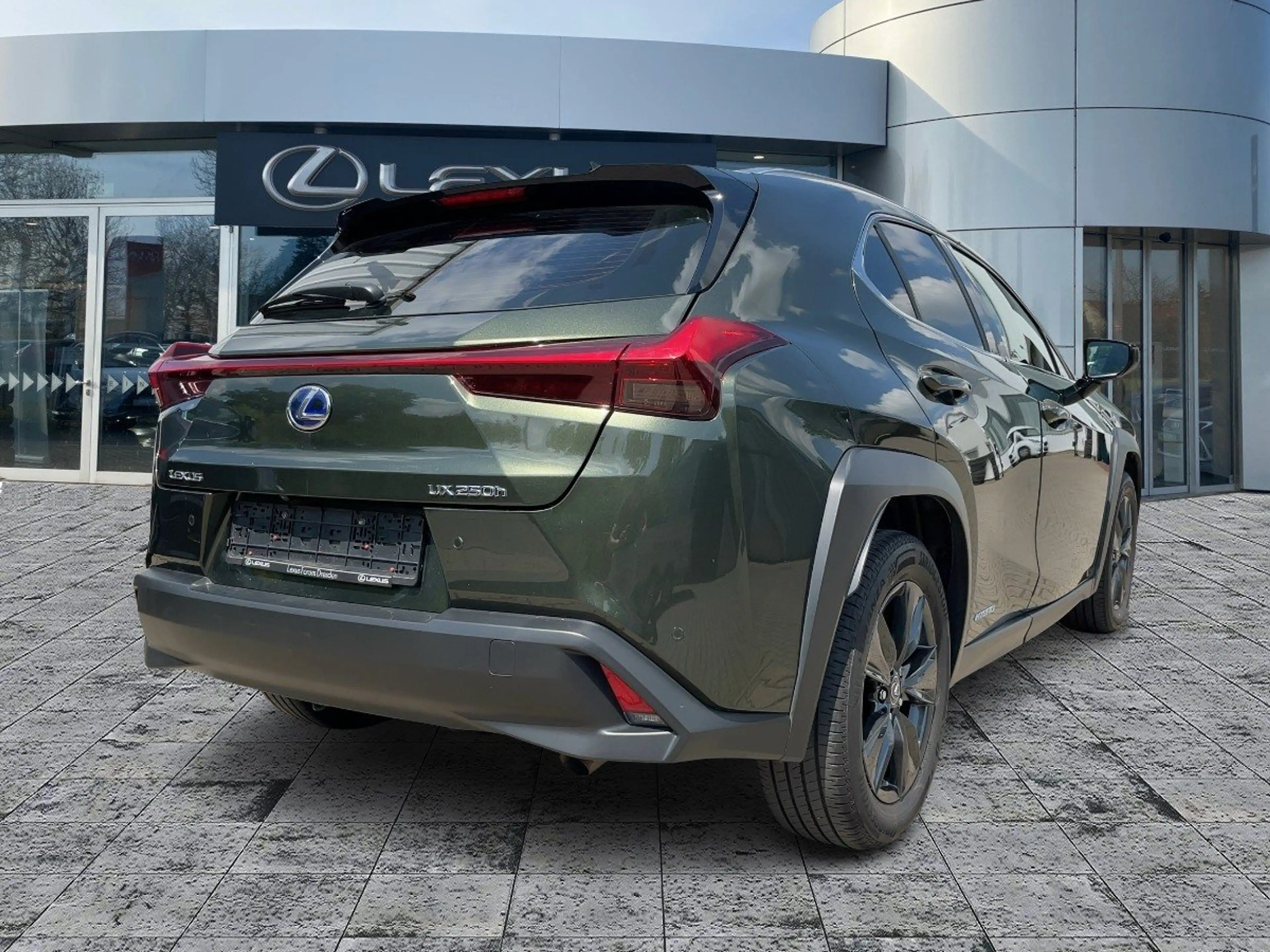 Lexus UX 250h Executive E-Four AHK*HUD*Navi*ACC*KAM*SHZ — photo 5