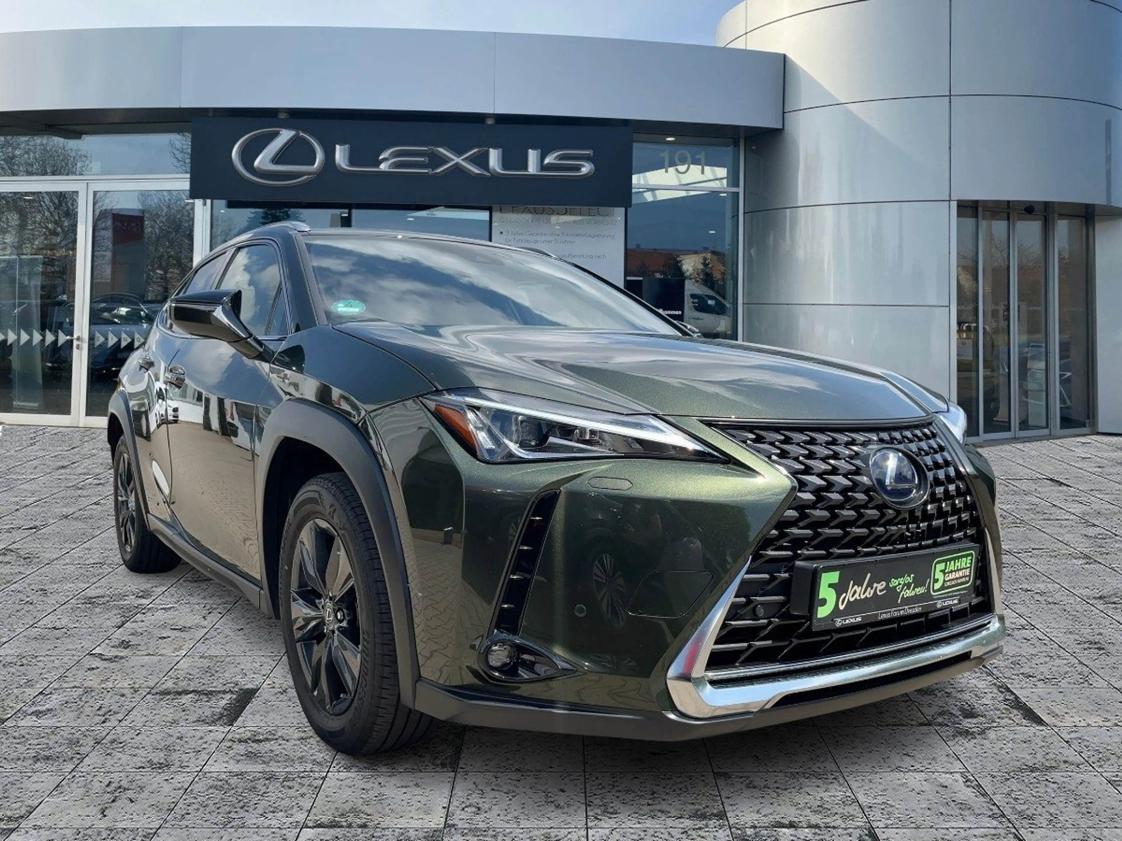 Lexus UX 250h Executive E-Four AHK*HUD*Navi*ACC*KAM*SHZ — photo 7