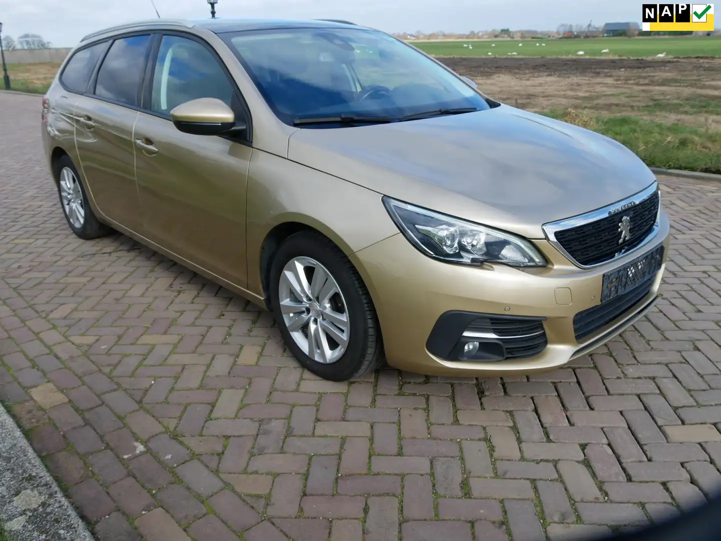 Peugeot 308 SW 1.6 BlueHDI 88kW Executive CLIMA PANO **5999 NE Yellow - 1