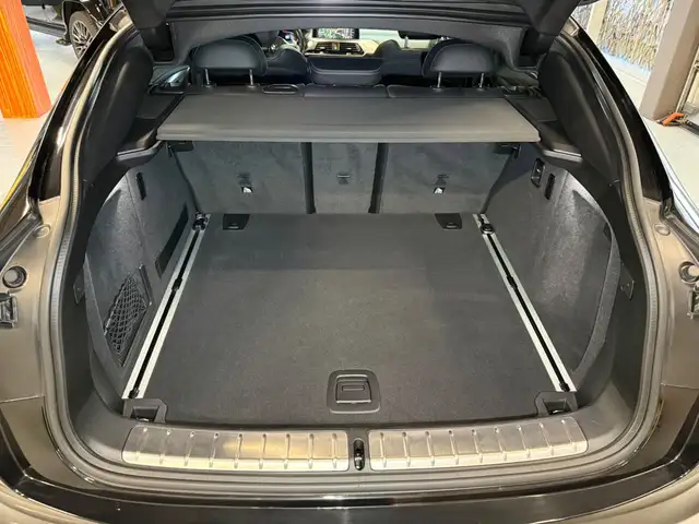 BMW X4 view 30