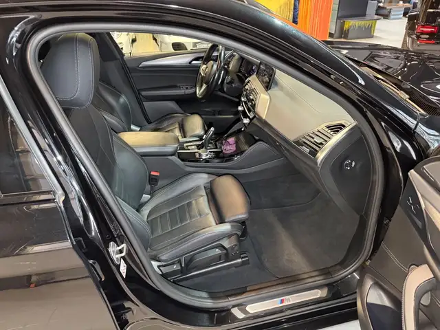 BMW X4 view 22