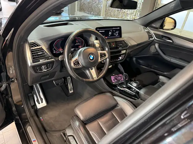 BMW X4 view 12