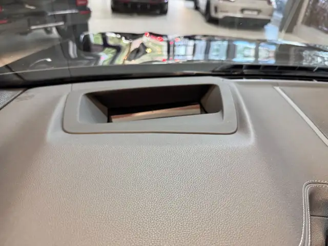BMW X4 view 28