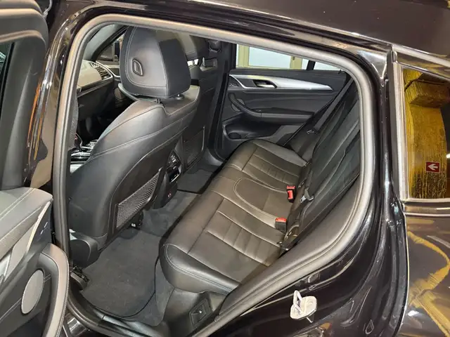 BMW X4 view 14
