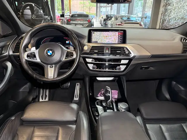 BMW X4 view 11