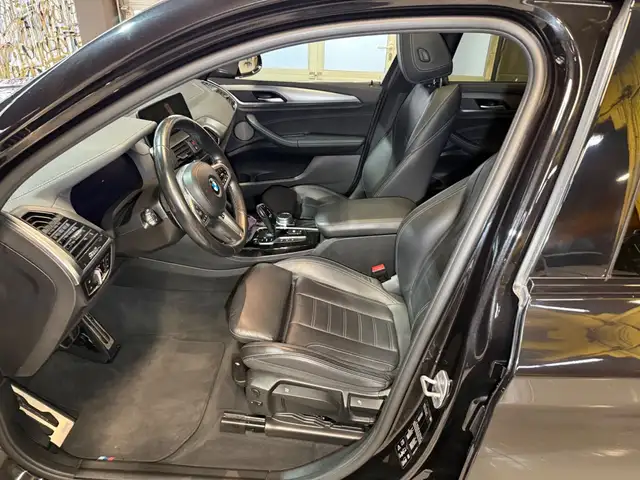 BMW X4 view 13