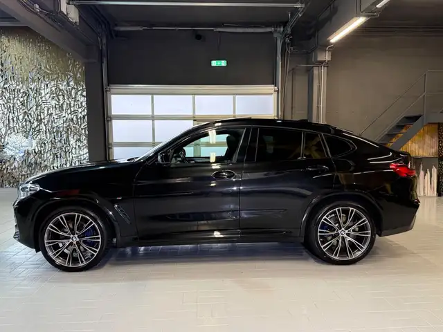 BMW X4 view 4