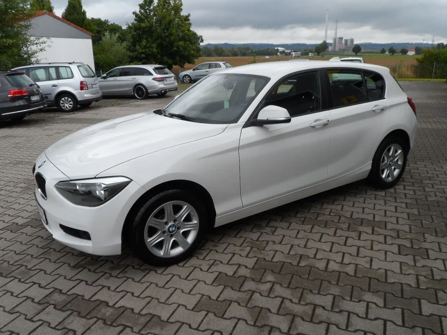 BMW 114 i Lim. 5-trg./Klima/SHZ/nur 54700 km/wie neu Blanc - 1