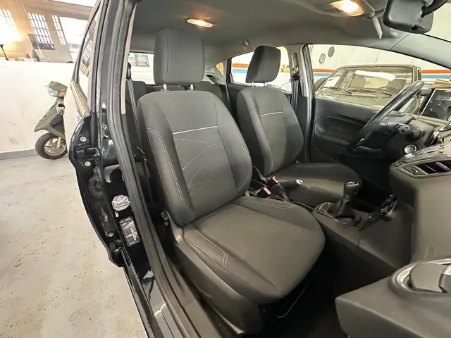 Ford Fiesta view 12