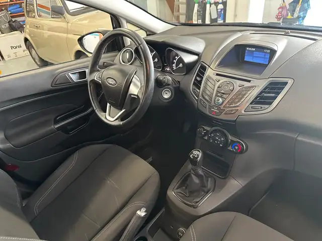Ford Fiesta view 14