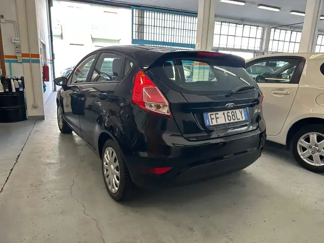 Ford Fiesta view 3