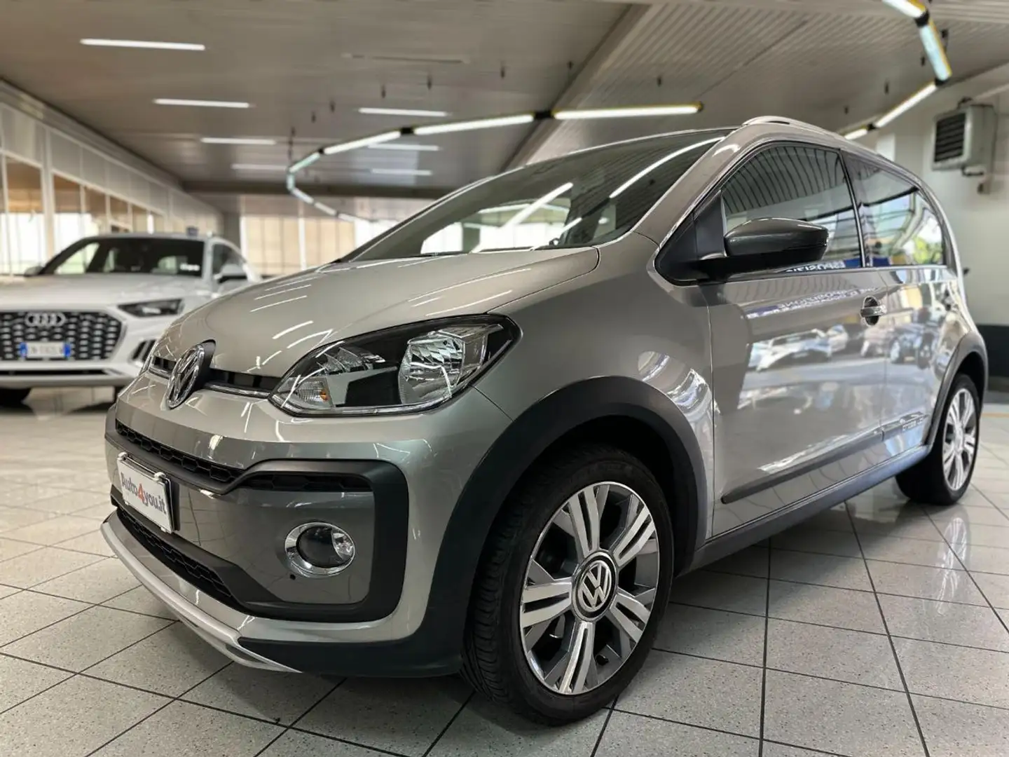 Volkswagen up! 1.0 75 CV 5p. cross up! UNICO PROPRIETARIO Silber - 2