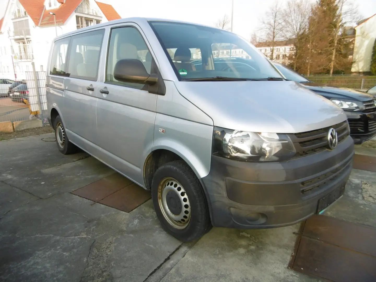 Volkswagen T5 Transporter Kombi Gris - 1
