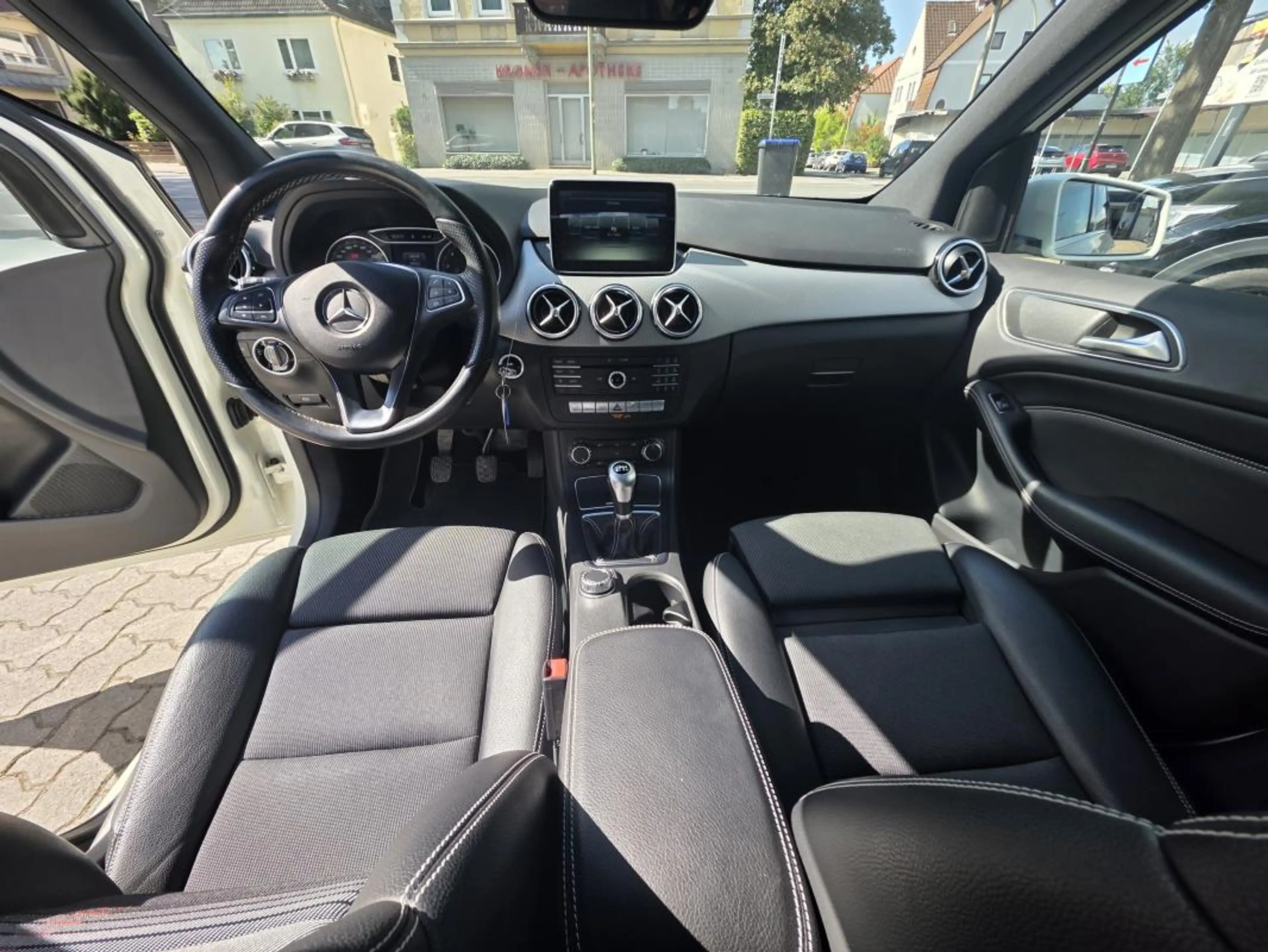 Mercedes-Benz B 180 (246.242) — photo 14
