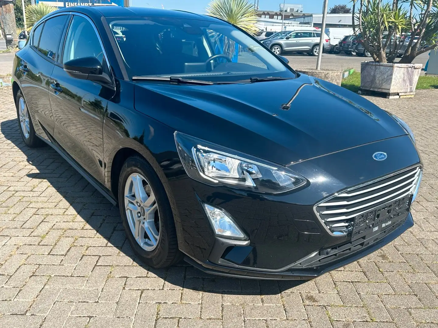 Ford Focus Lim. Cool & Connect*Automat* Noir - 1