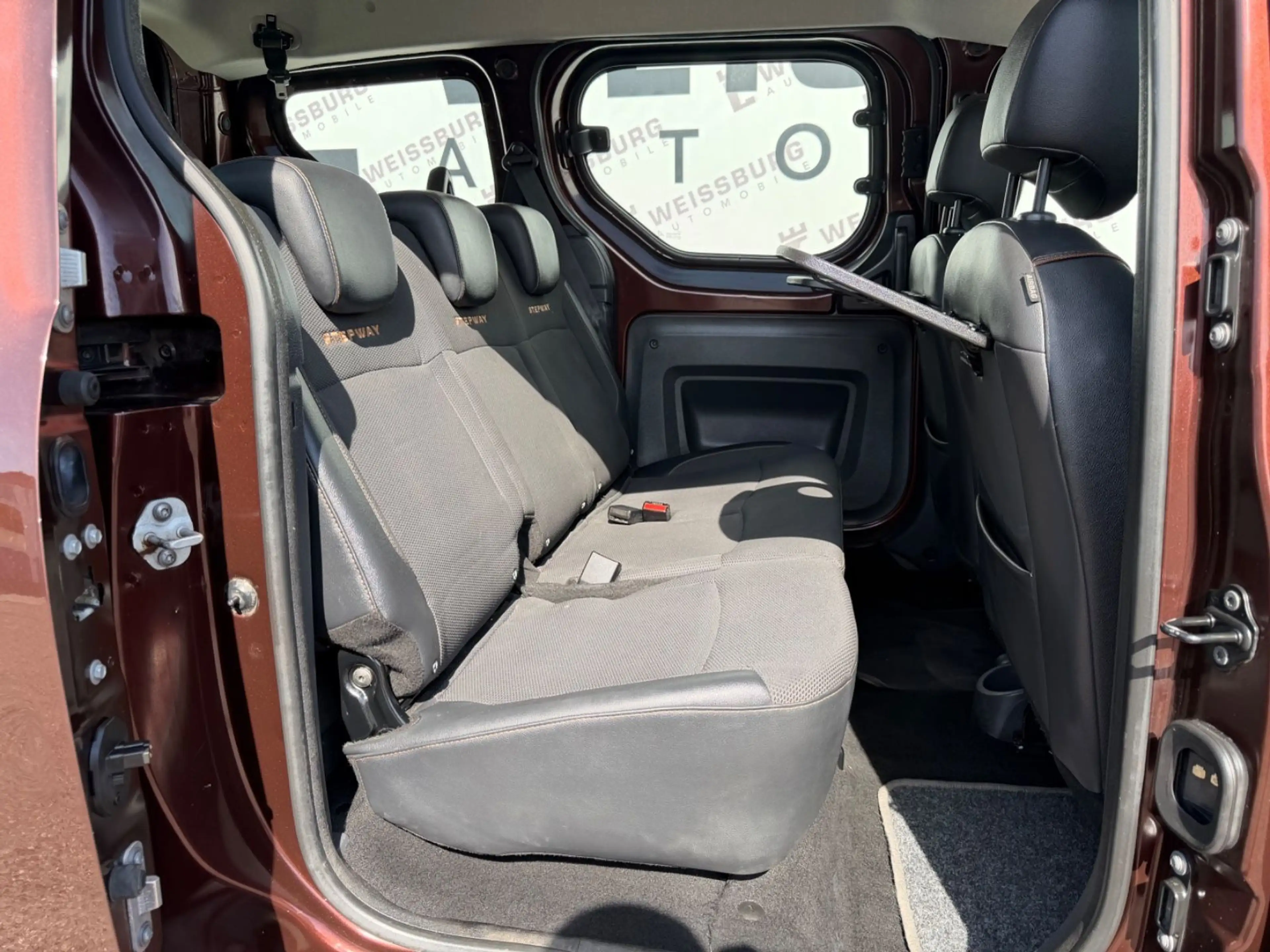 Dacia Dokker Stepway Celebration AHK*NAVI*KLIMA*S&S*MF — photo 12