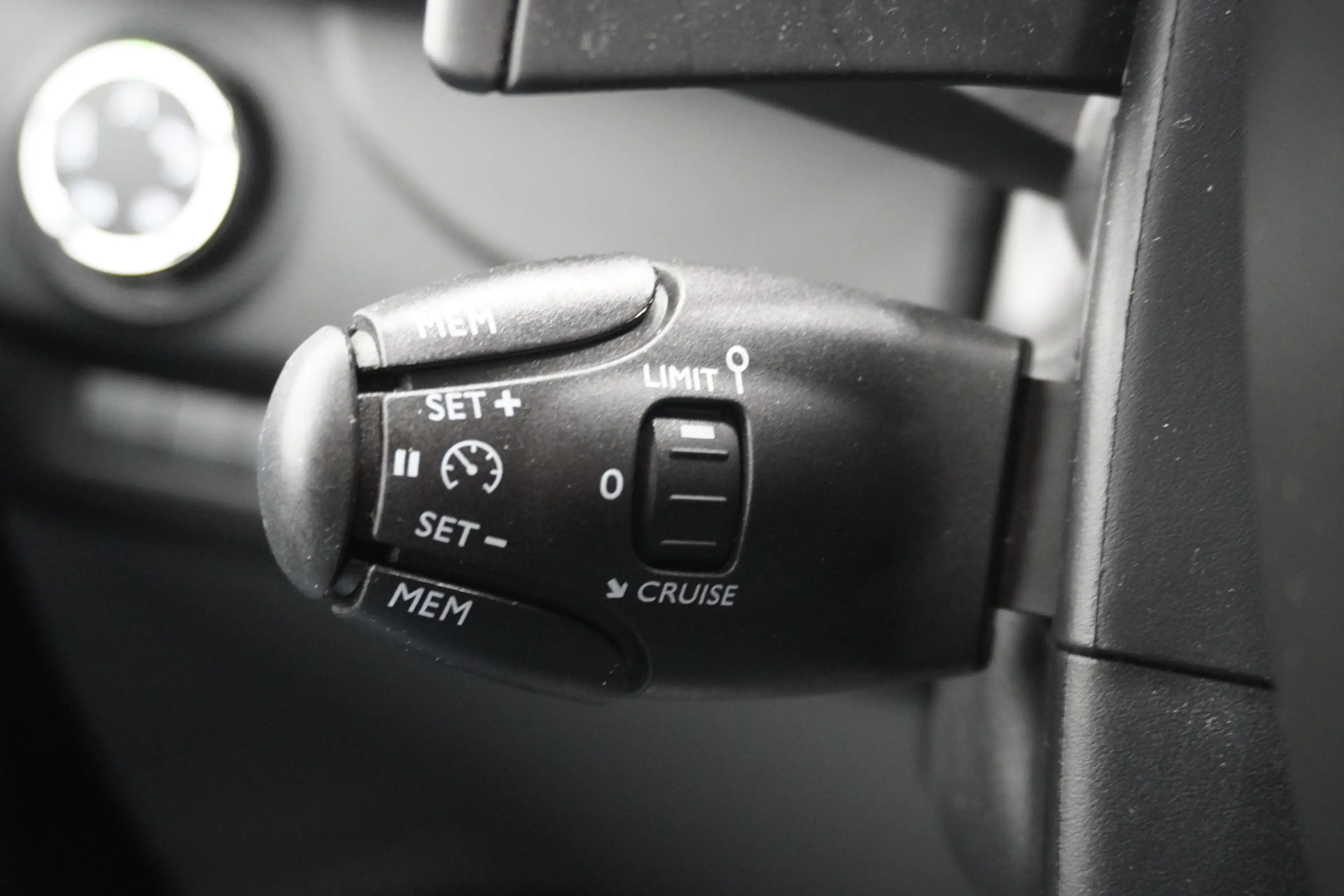 Peugeot Expert 2.0 BlueHDI 180PK Automaat L2 EURO 6 - Airco - Nav — photo 20