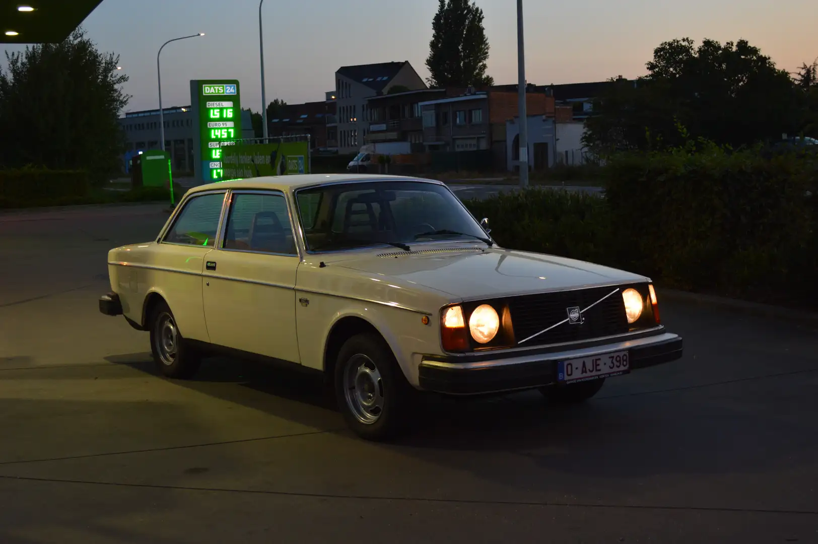 Volvo 240 242L Bílá - 1