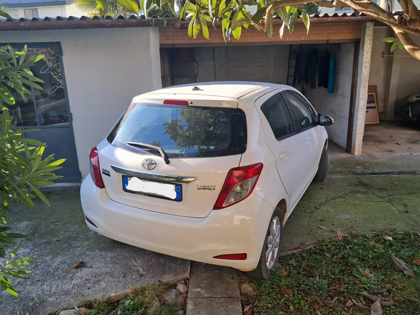 Toyota Yaris Yaris III 2011 5p 1.0 Bianco - 2