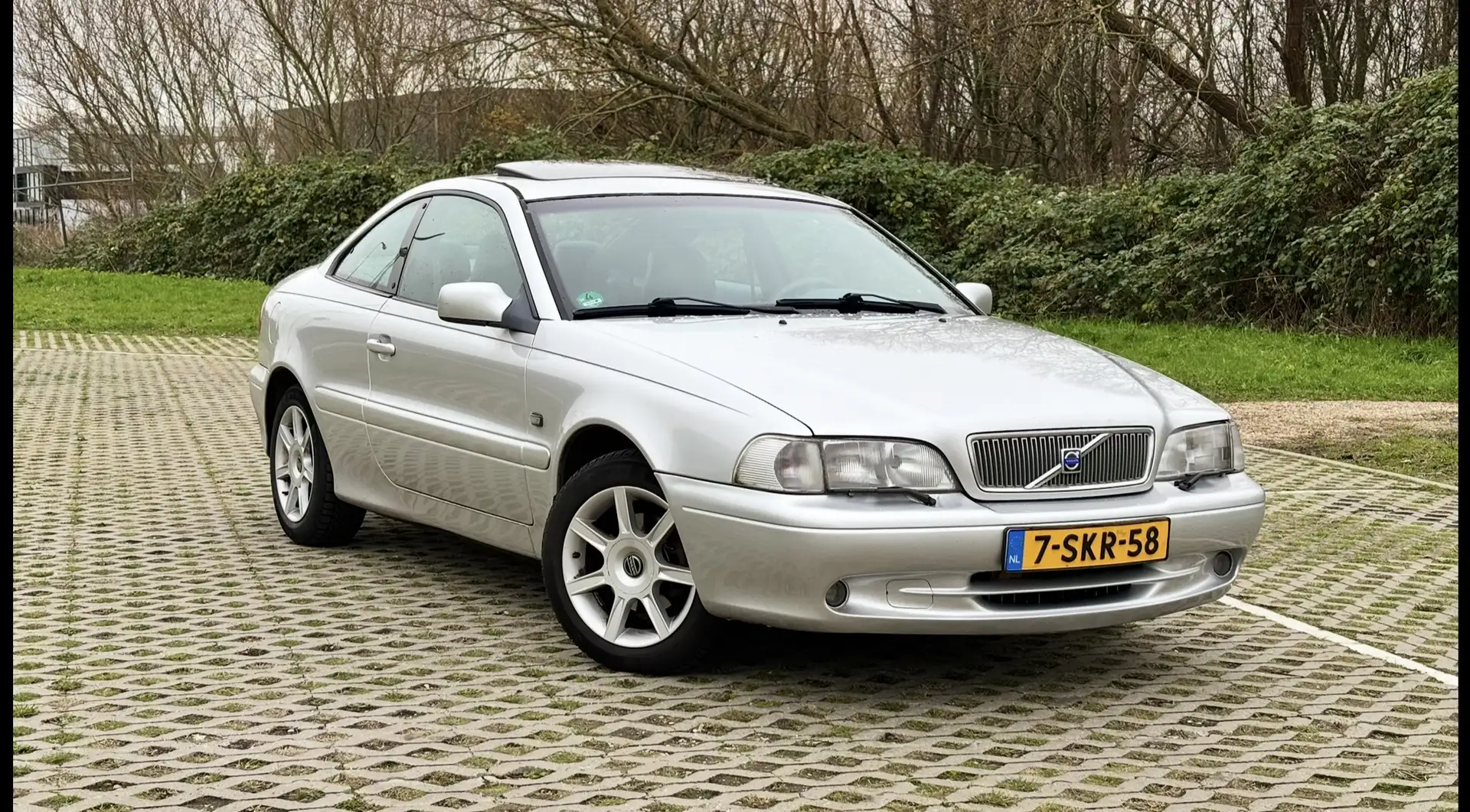 Volvo C70 2.0 T Grau - 1