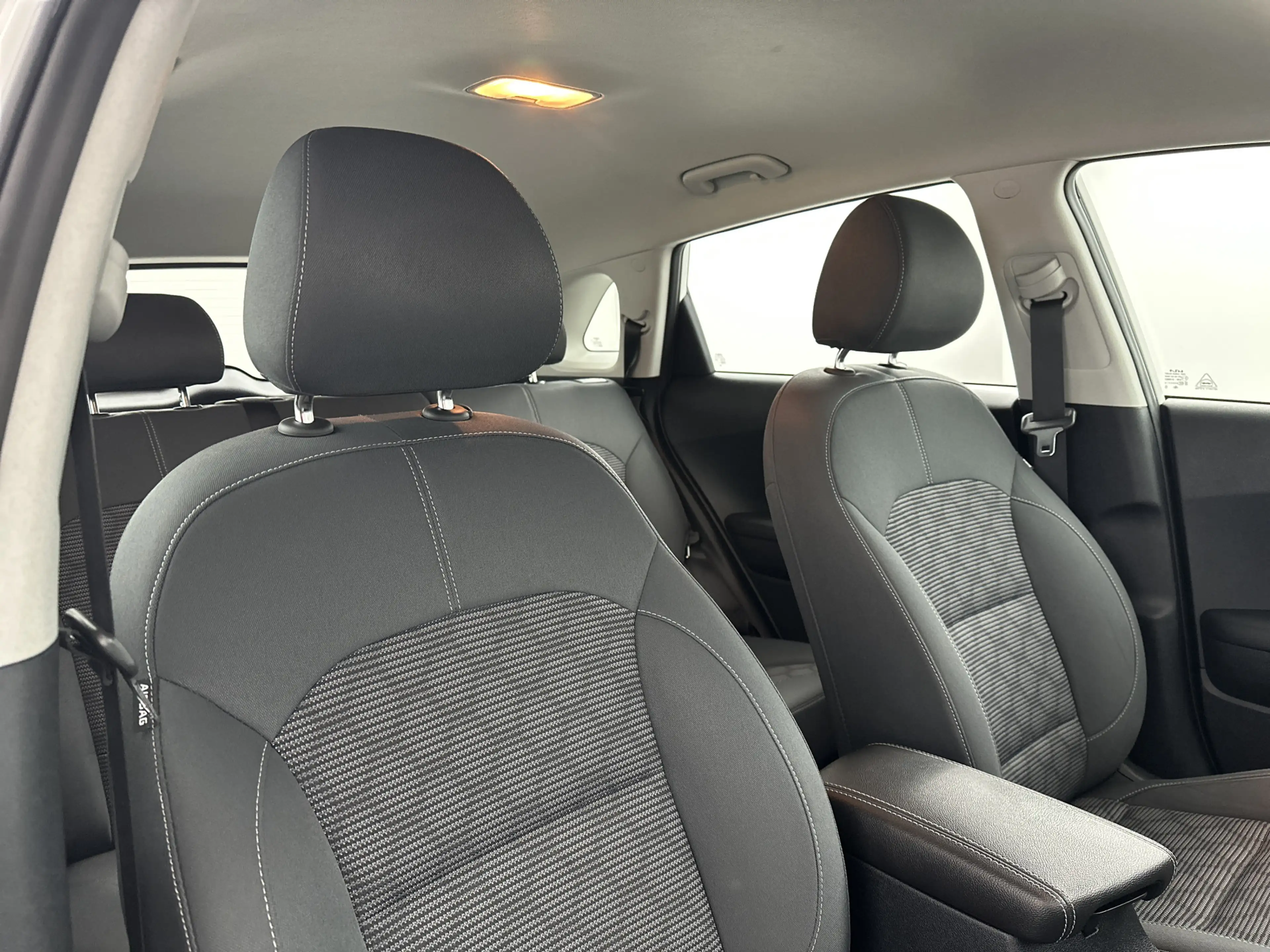 Kia Niro 1.6 GDi PHEV DynamicLine — photo 14