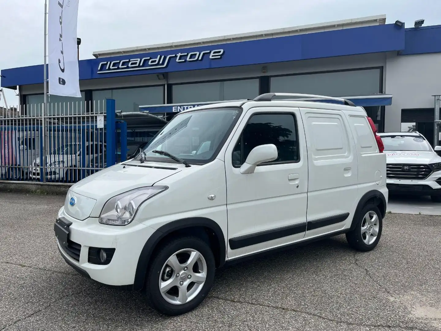Cenntro Logistar 100 Blanc - 1