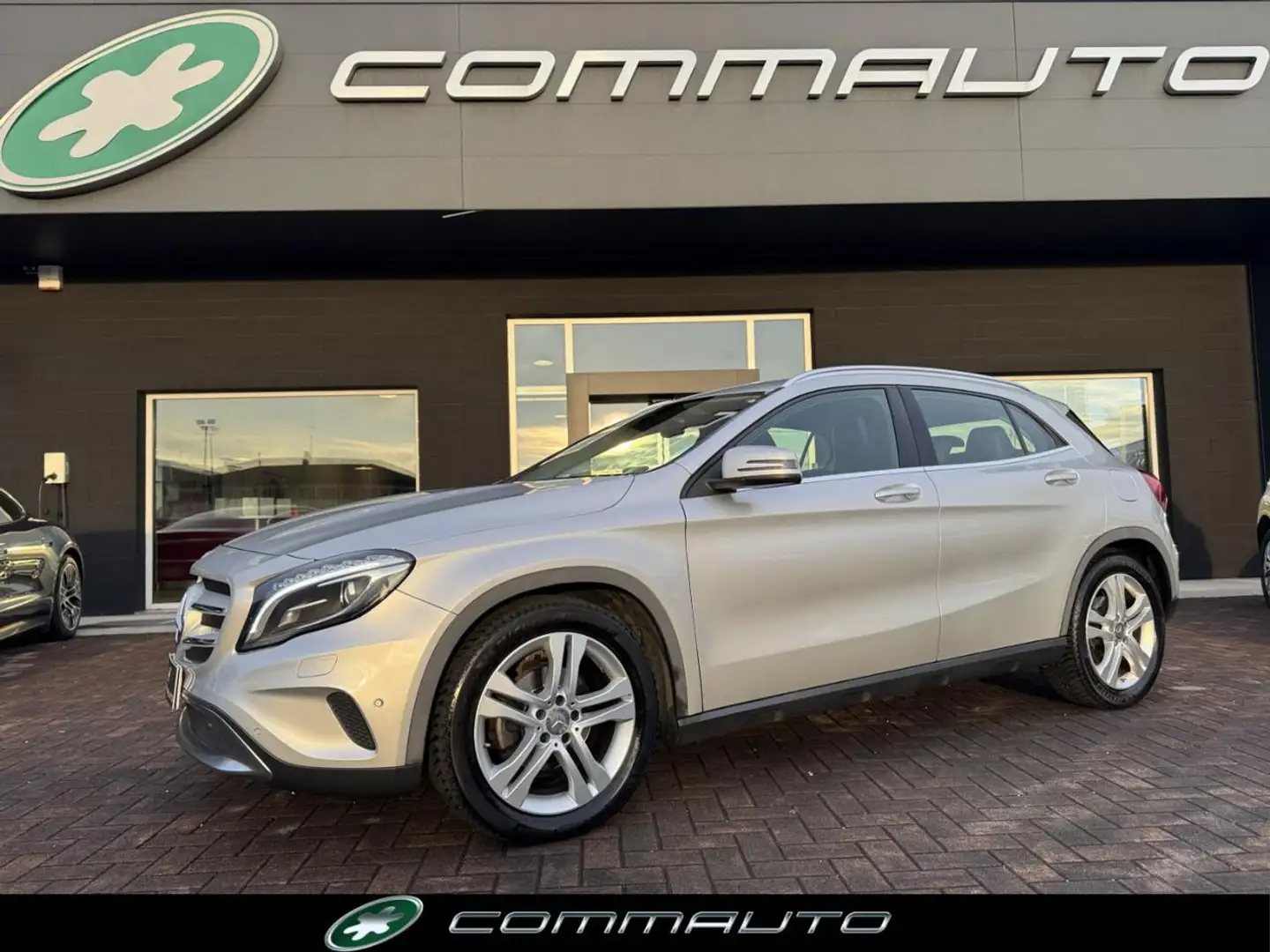 Mercedes-Benz GLA 200 d Automatic 4Matic Sport Argento - 1
