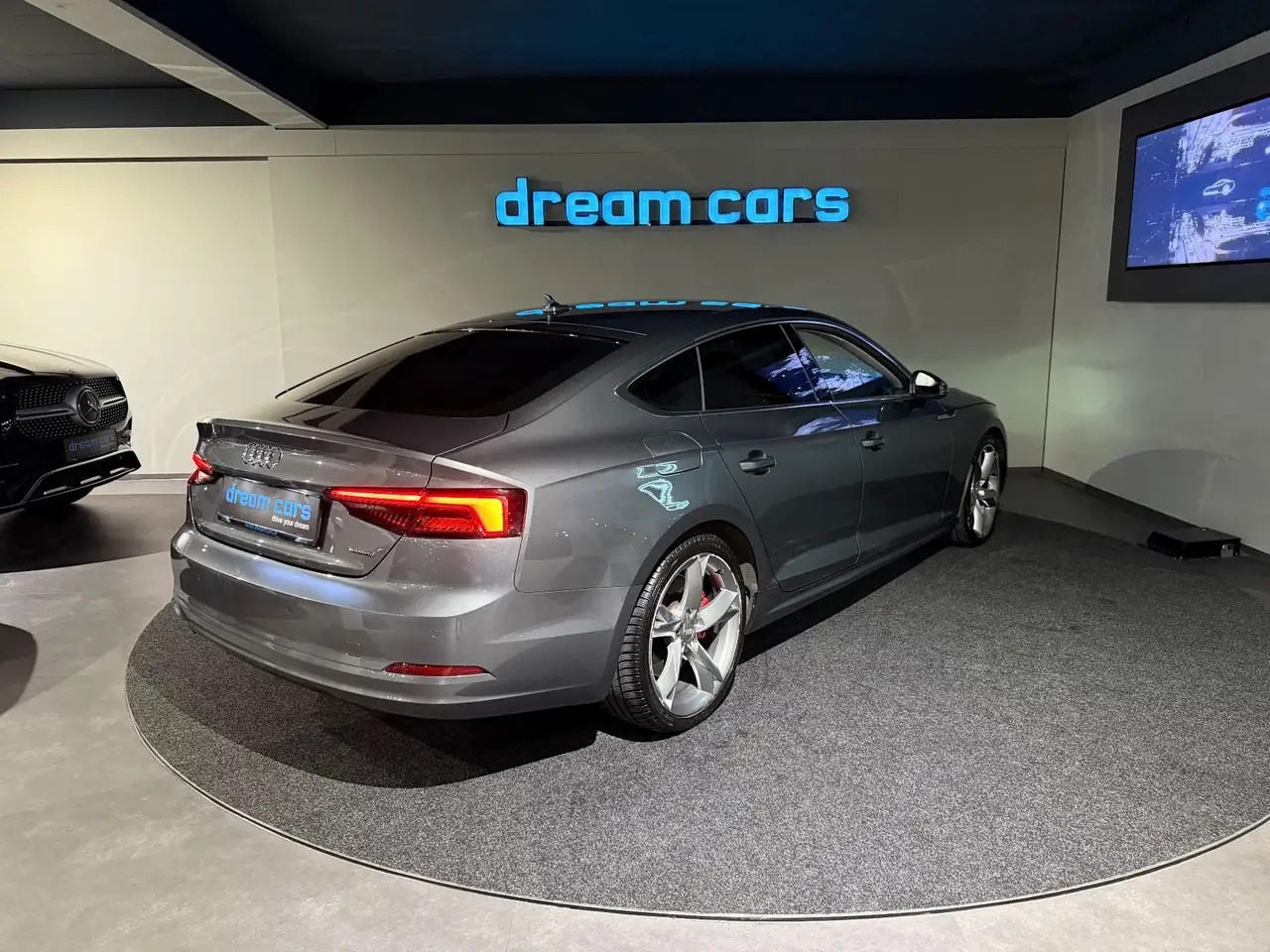 Audi A5 quattro / ASSISTENZ PAKET / MATRIX LED / Leder Bild 2