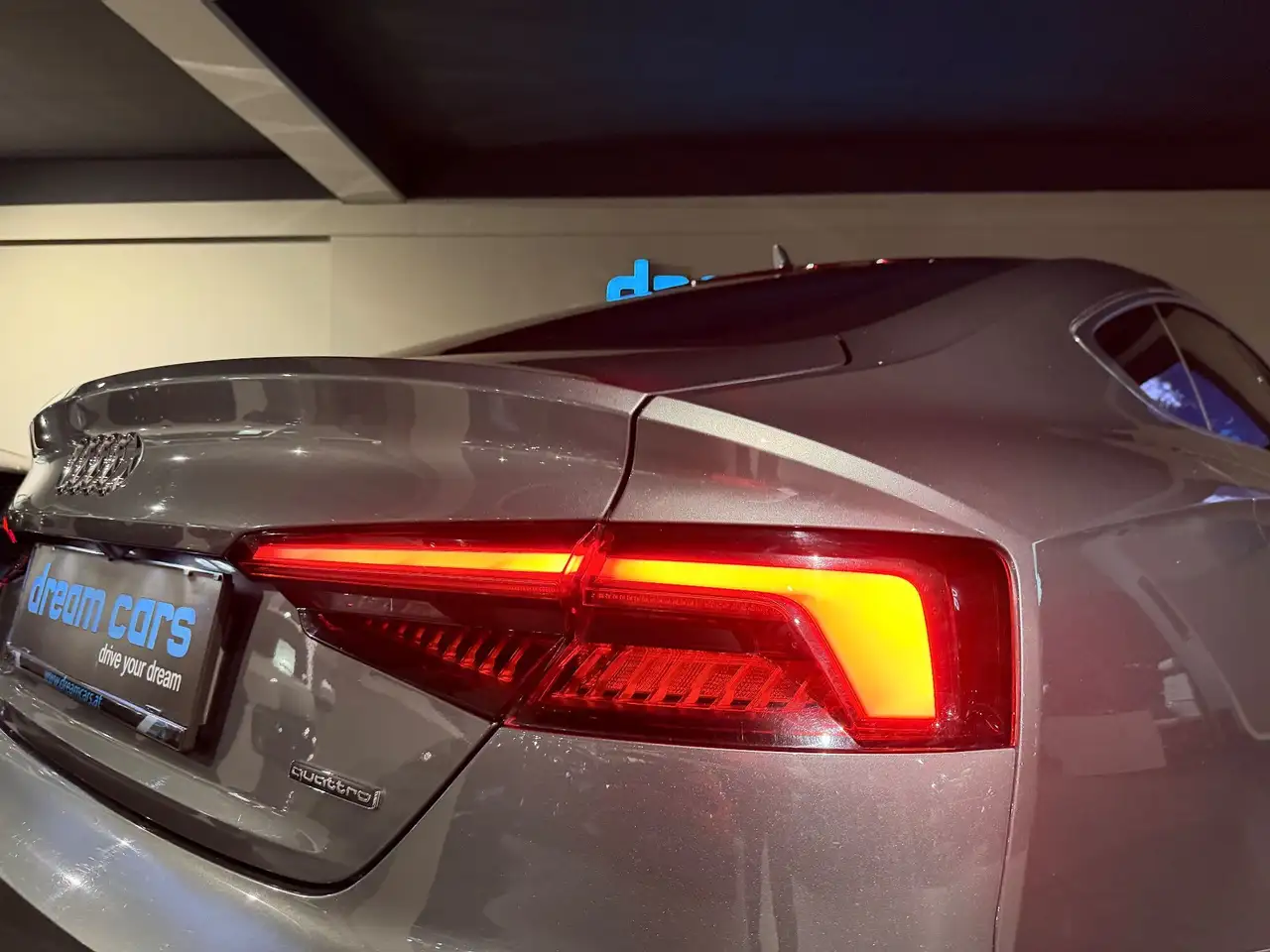Audi A5 quattro / ASSISTENZ PAKET / MATRIX LED / Leder Bild 17