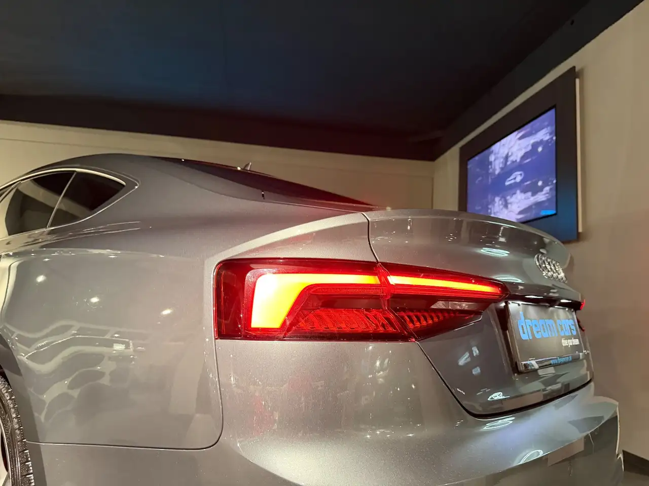 Audi A5 quattro / ASSISTENZ PAKET / MATRIX LED / Leder Bild 18