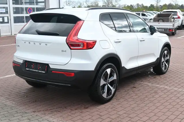 Volvo XC40 view 5