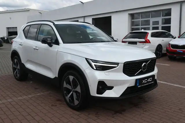 Volvo XC40 view 7