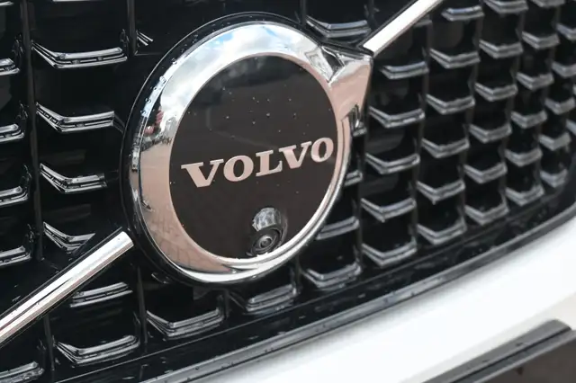 Volvo XC40 view 9