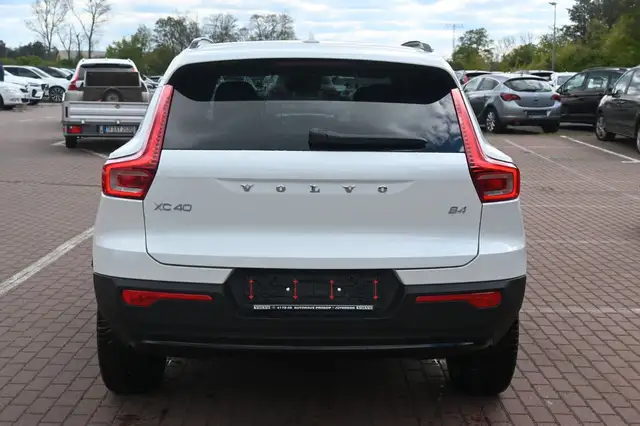 Volvo XC40 view 4