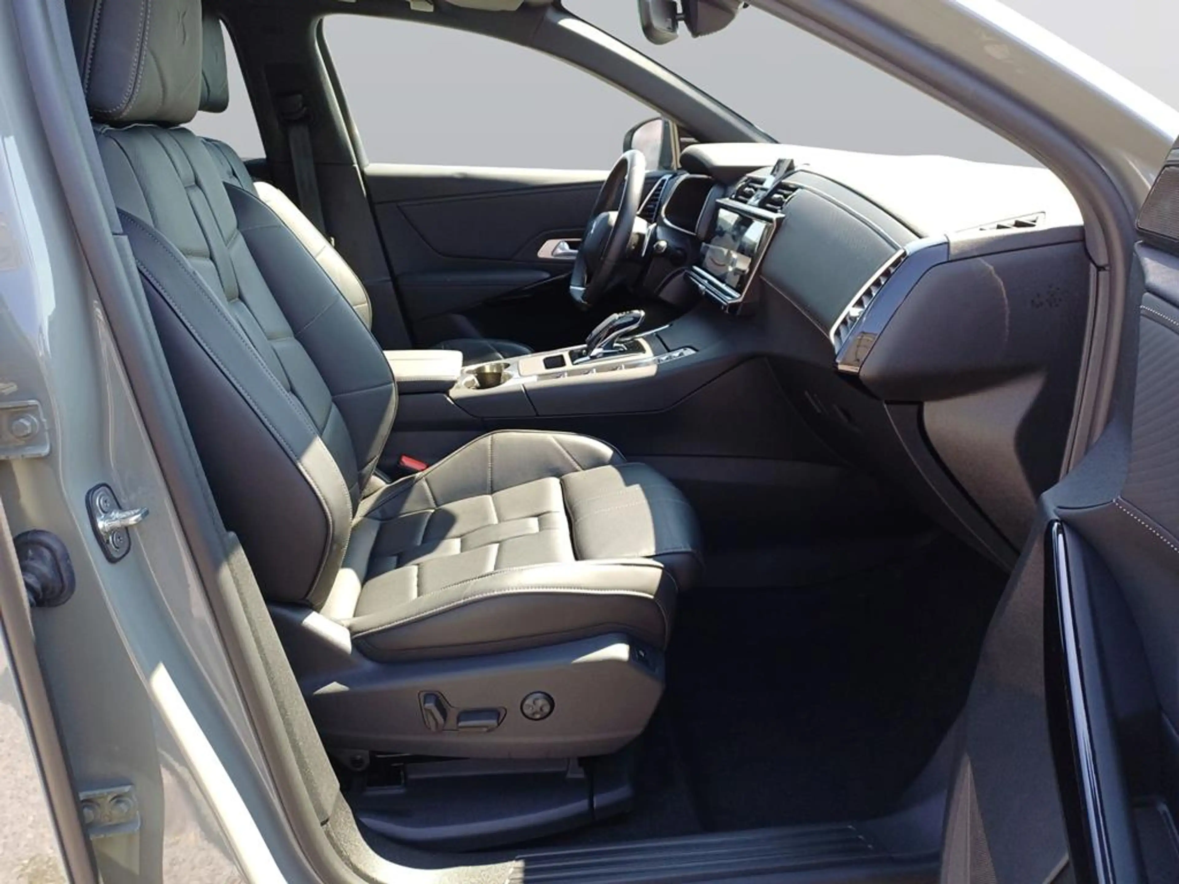 DS Automobiles DS 7 DS 7 OPERA BlueHDI 130 — photo 10