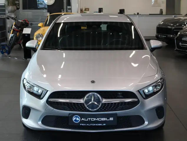 Mercedes-Benz A view 3