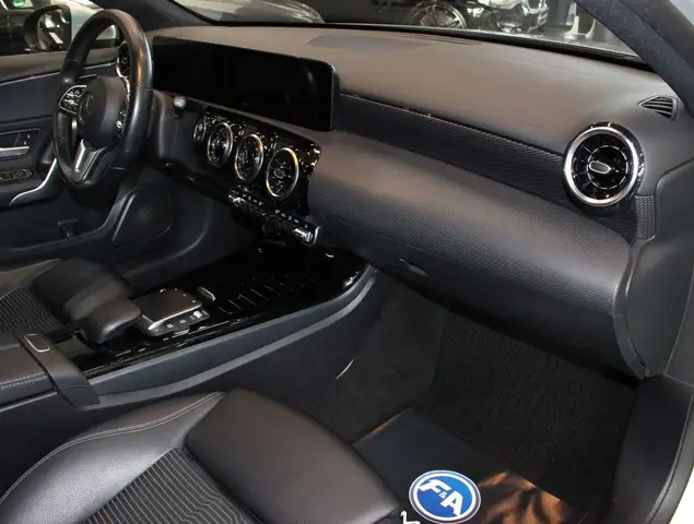 Mercedes-Benz A view 9
