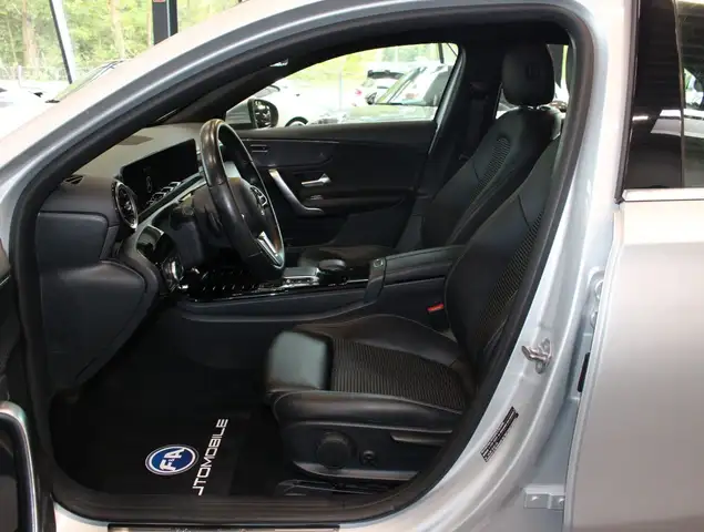 Mercedes-Benz A view 11