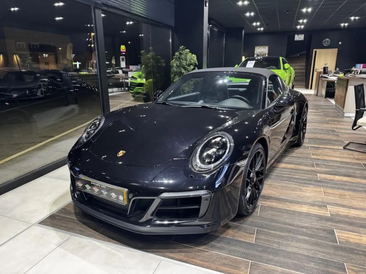 Porsche 911 Targa 4 GTS Noir - 1