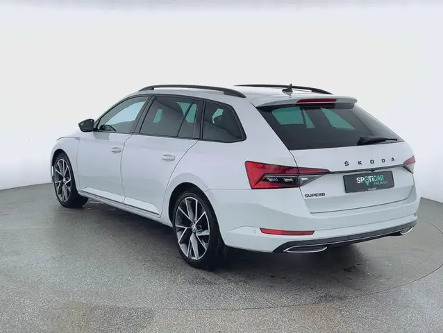 Skoda Superb view 5
