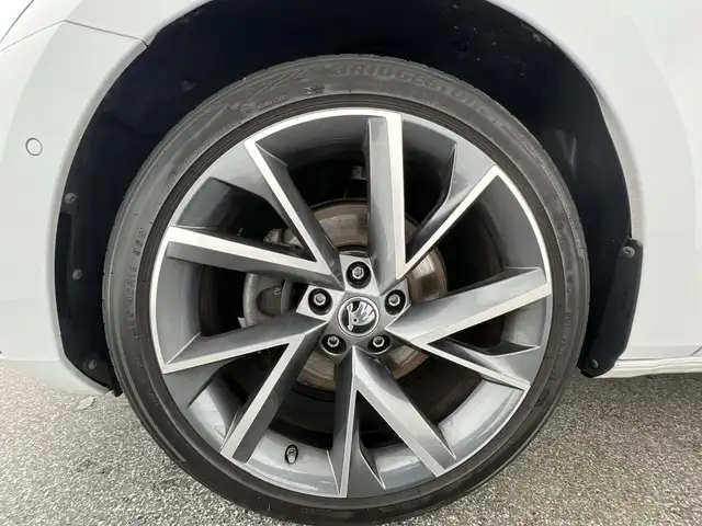 Skoda Superb view 10