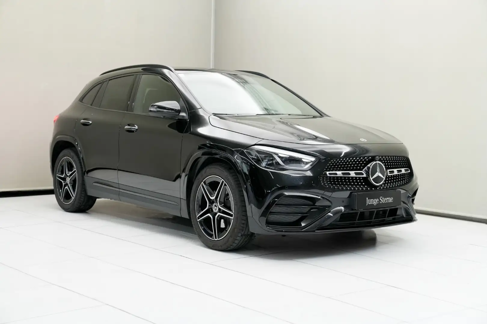 Mercedes-Benz GLA 200 d 4MATIC Österreich-Edition W-Paket Navi Schwarz - 1