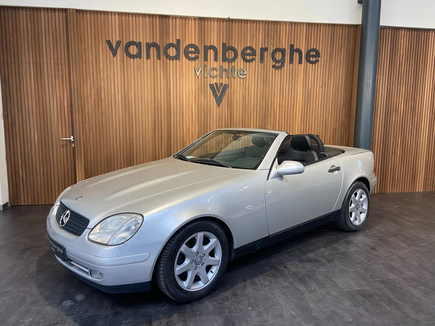 Mercedes-Benz SLK 200 automaat leder airco Argent - 1